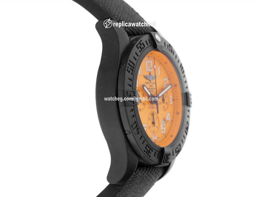 Breitling Avenger Hurricane Mens watch Unisex Automatic Plastic XB0180E4 I534 253S X20D.4 2