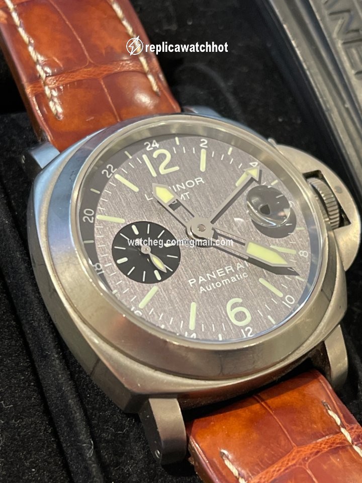 Panerai Luminor GMT Automatic Mens watch Unisex Automatic Titanium PAM 00089 2