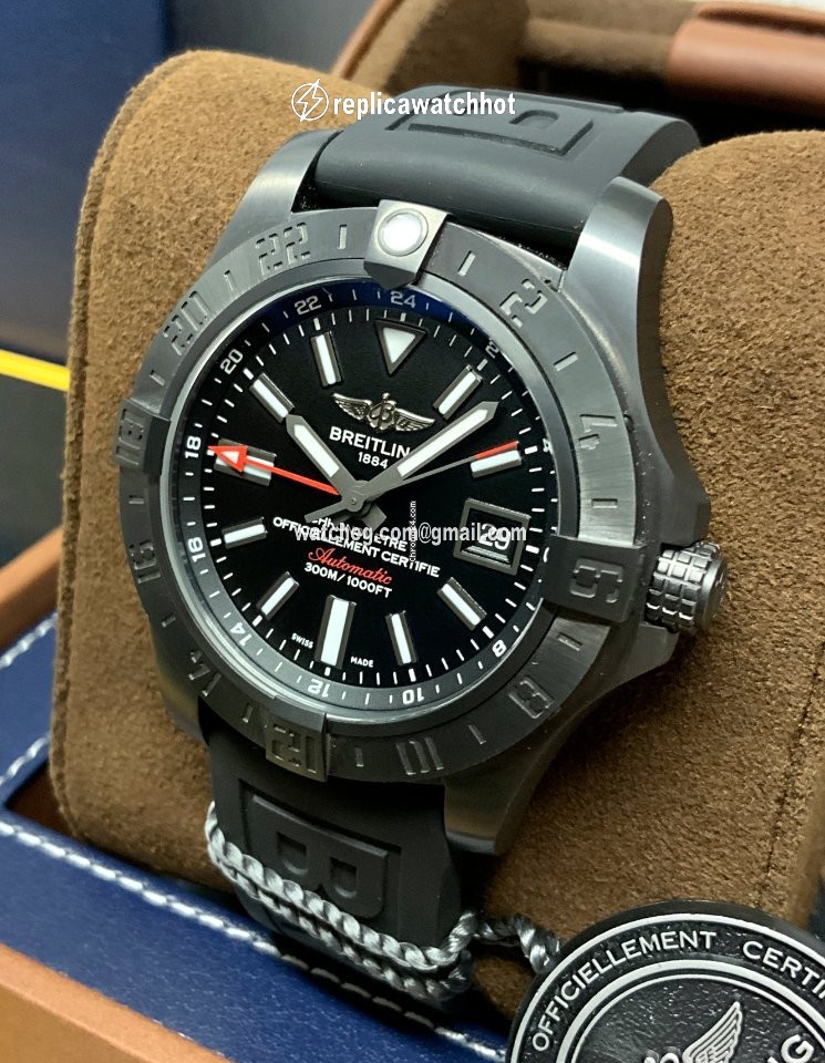Breitling Avenger II GMT Mens watch Unisex Automatic Steel M3239010 BF04 2