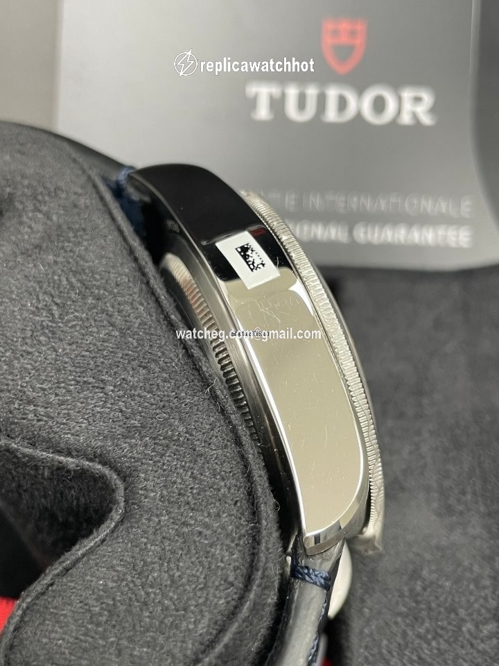 Tudor Black Bay Mens watch Unisex Automatic Steel 79230B-0002 2