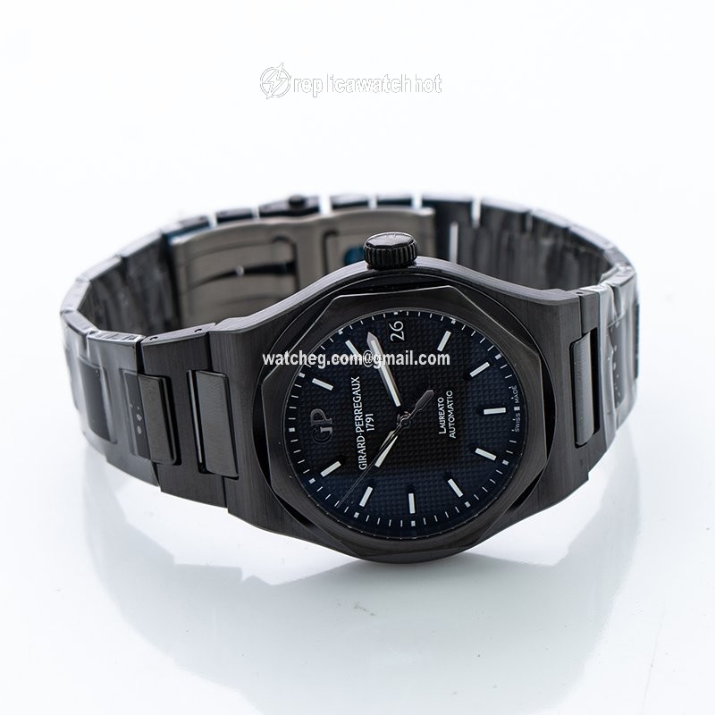 Girard Perregaux Laureato Mens watch Unisex Automatic Ceramic 81010-32-631-32A 2