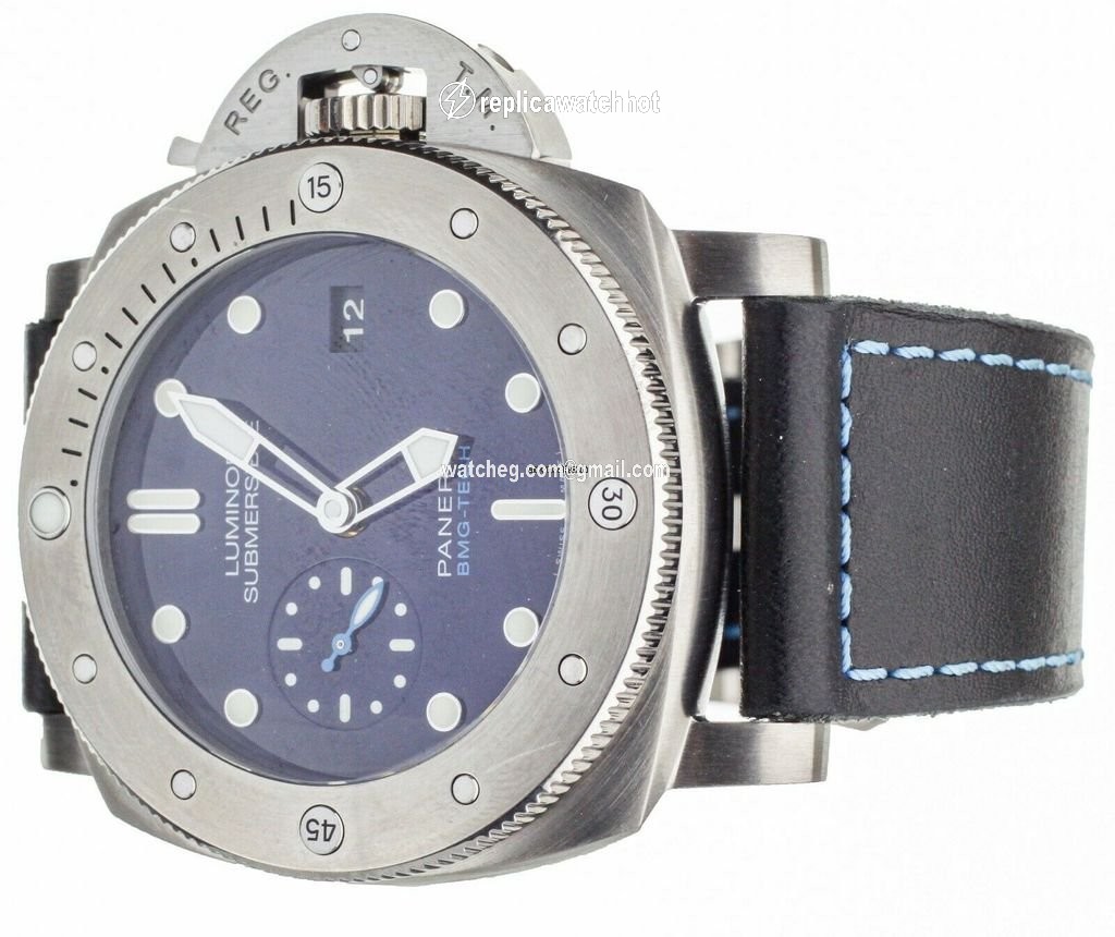 Panerai Luminor Submersible Mens watch Unisex Automatic PAM692 2