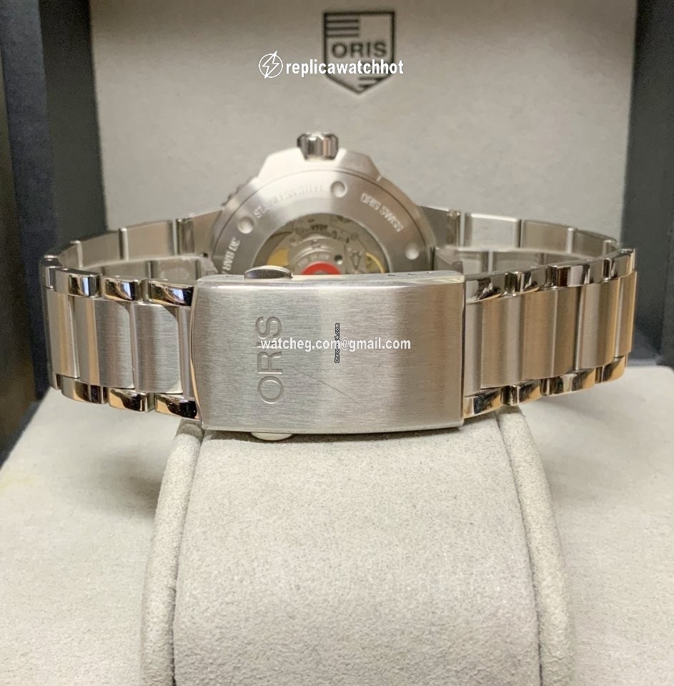 Oris Aquis Date Mens watch Unisex Automatic Steel 01 733 7730 4157-07 8 24 05PEB 2