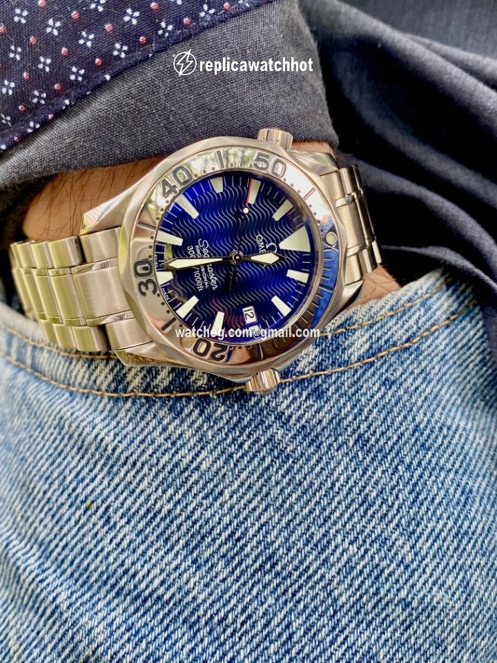 Omega Seamaster Diver 300 M Mens watch Unisex Quartz Steel 196.1641 2