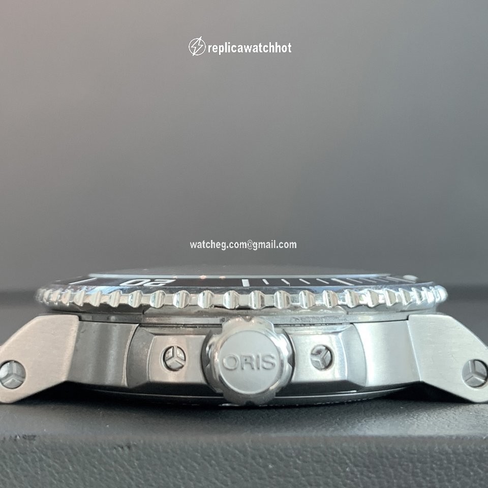 Oris Aquis Date Mens watch Unisex Automatic Steel 01 733 7730 4154-07 8 24 05PEB 2