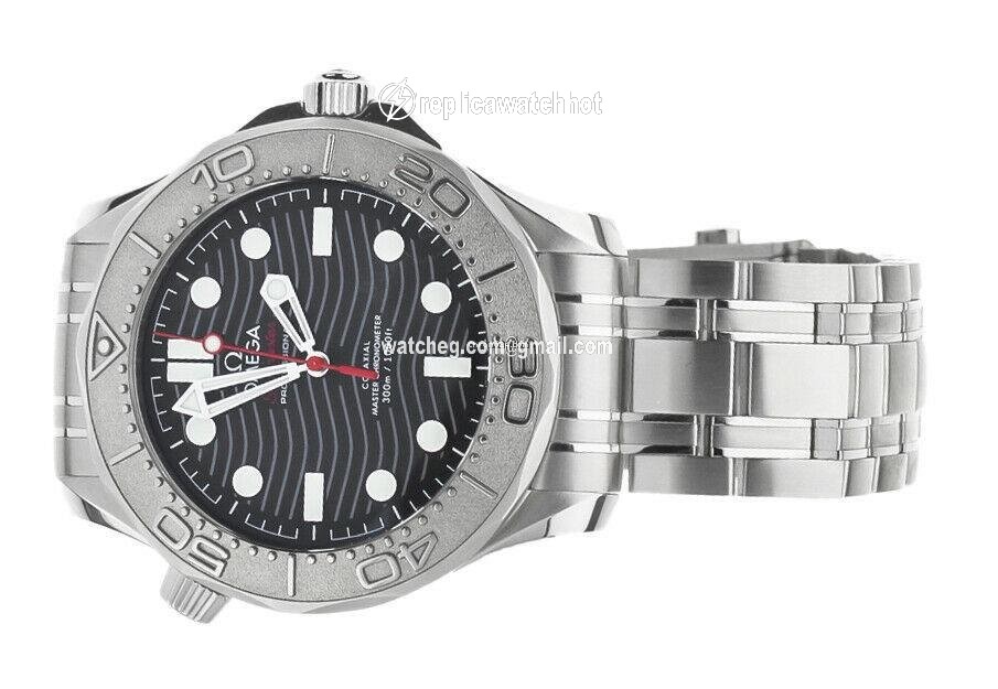 Omega Seamaster Diver 300 M Mens watch Unisex Automatic Steel 21030422001002 2