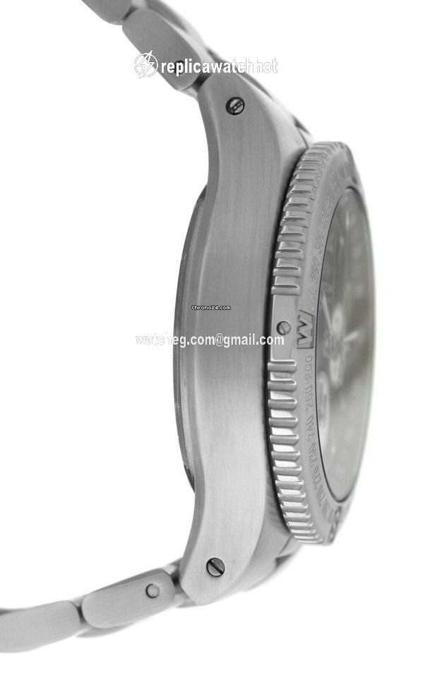 Breitling Hercules Mens watch Unisex Automatic Steel A39363 2