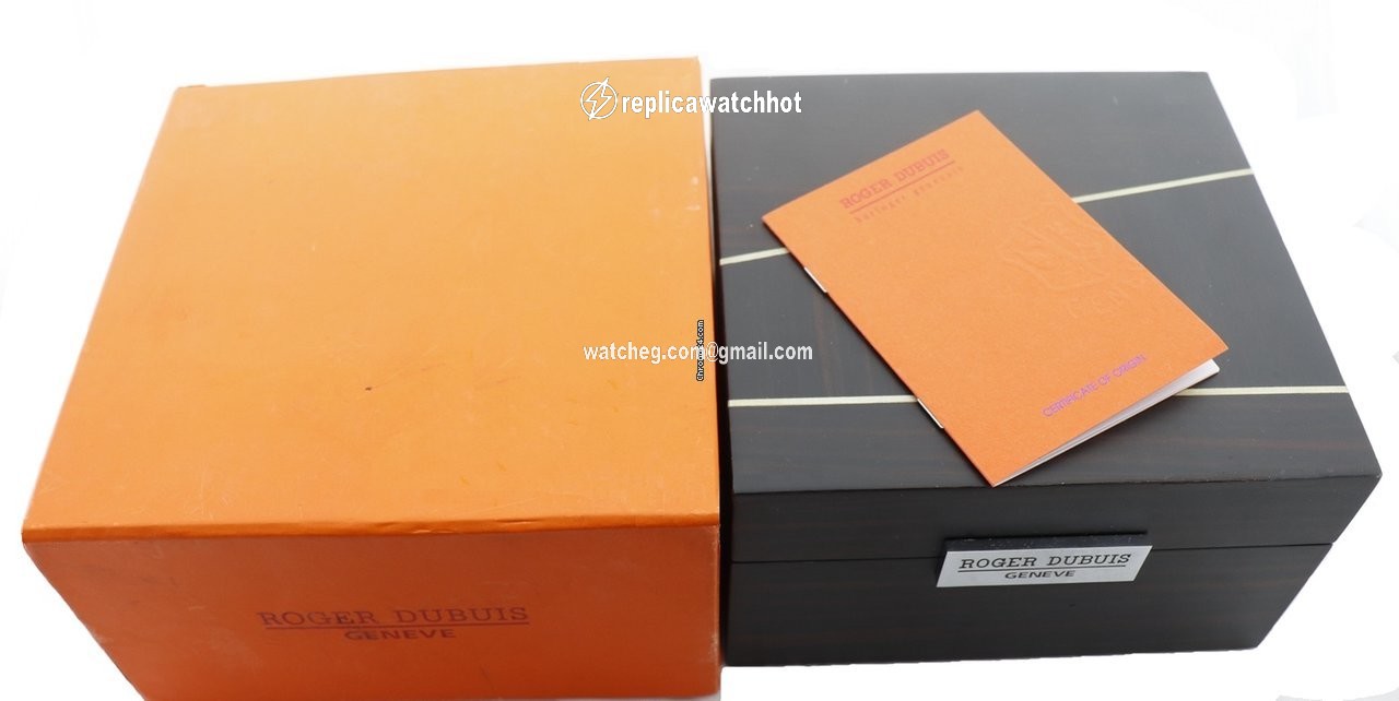Roger Dubuis Golden Square Mens watch Unisex G40 2