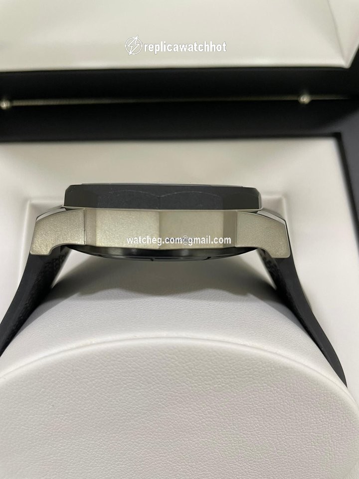 Corum Admirals Cup Challenger Mens watch Unisex Automatic Titanium 171.951.95 0061 AK12 2