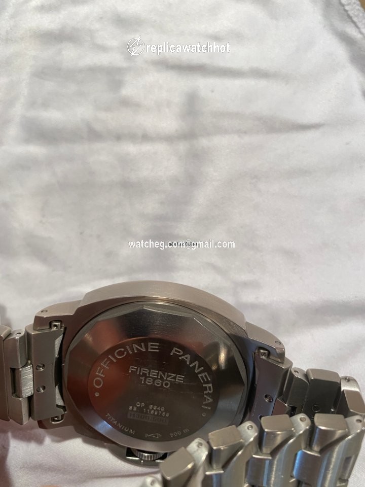 Panerai Luminor Marina Automatic Mens watch Unisex Automatic Titanium PAM 00221 2