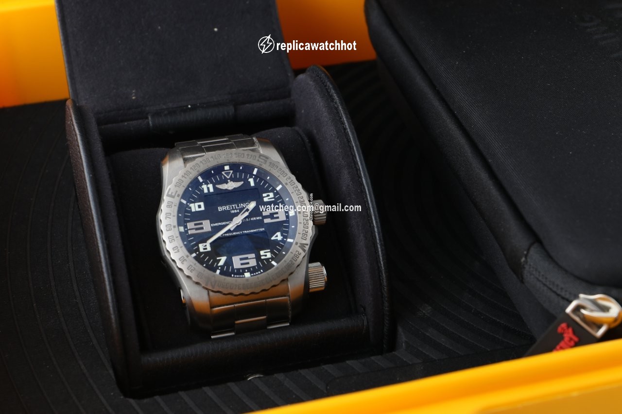 Breitling Emergency Mens watch Unisex Titanium E7632522BC02159E 2