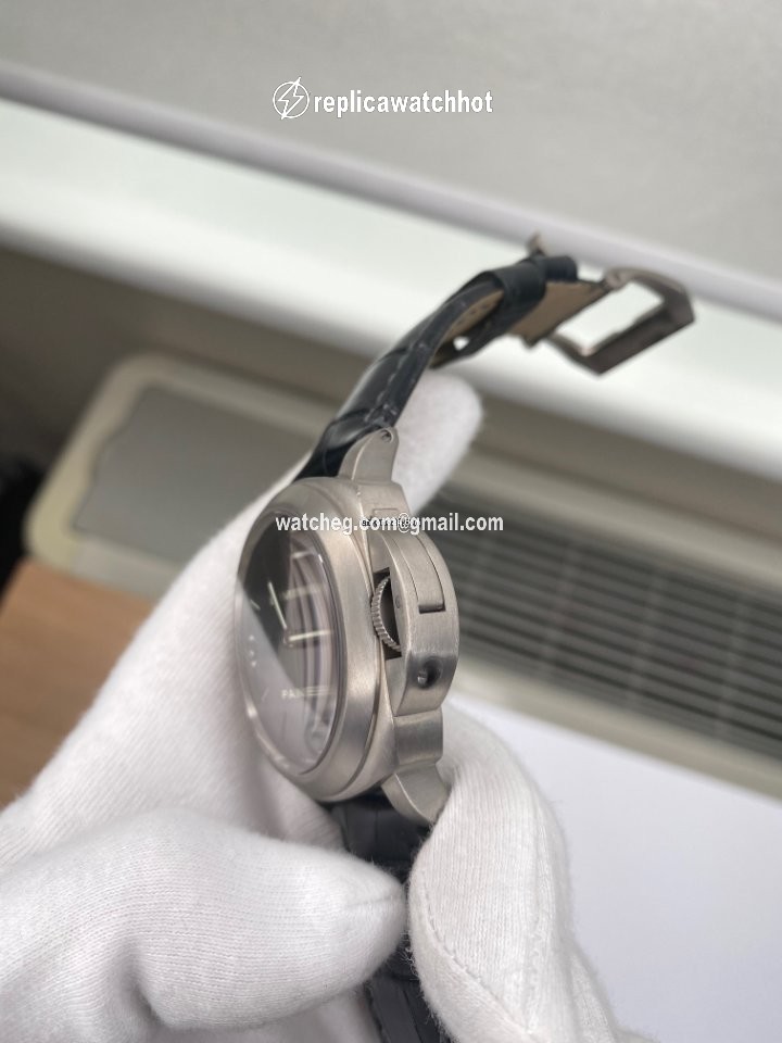 Panerai Luminor Base Mens watch Unisex Manual winding Steel PAM 00176 2