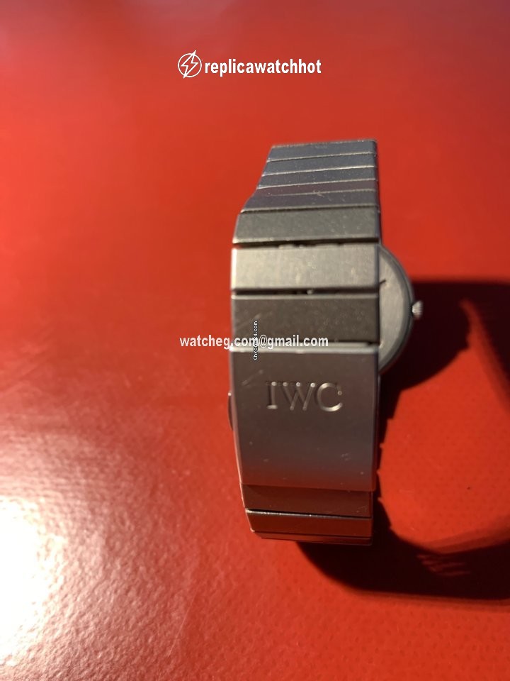 IWC Porsche Design Mens watch Unisex Quartz Titanium IW3317 2