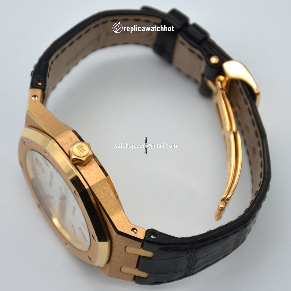 Audemars Piguet Royal Oak Selfwinding Mens watch Unisex Automatic Rose gold 15300OR.OO.D088CR.02 2