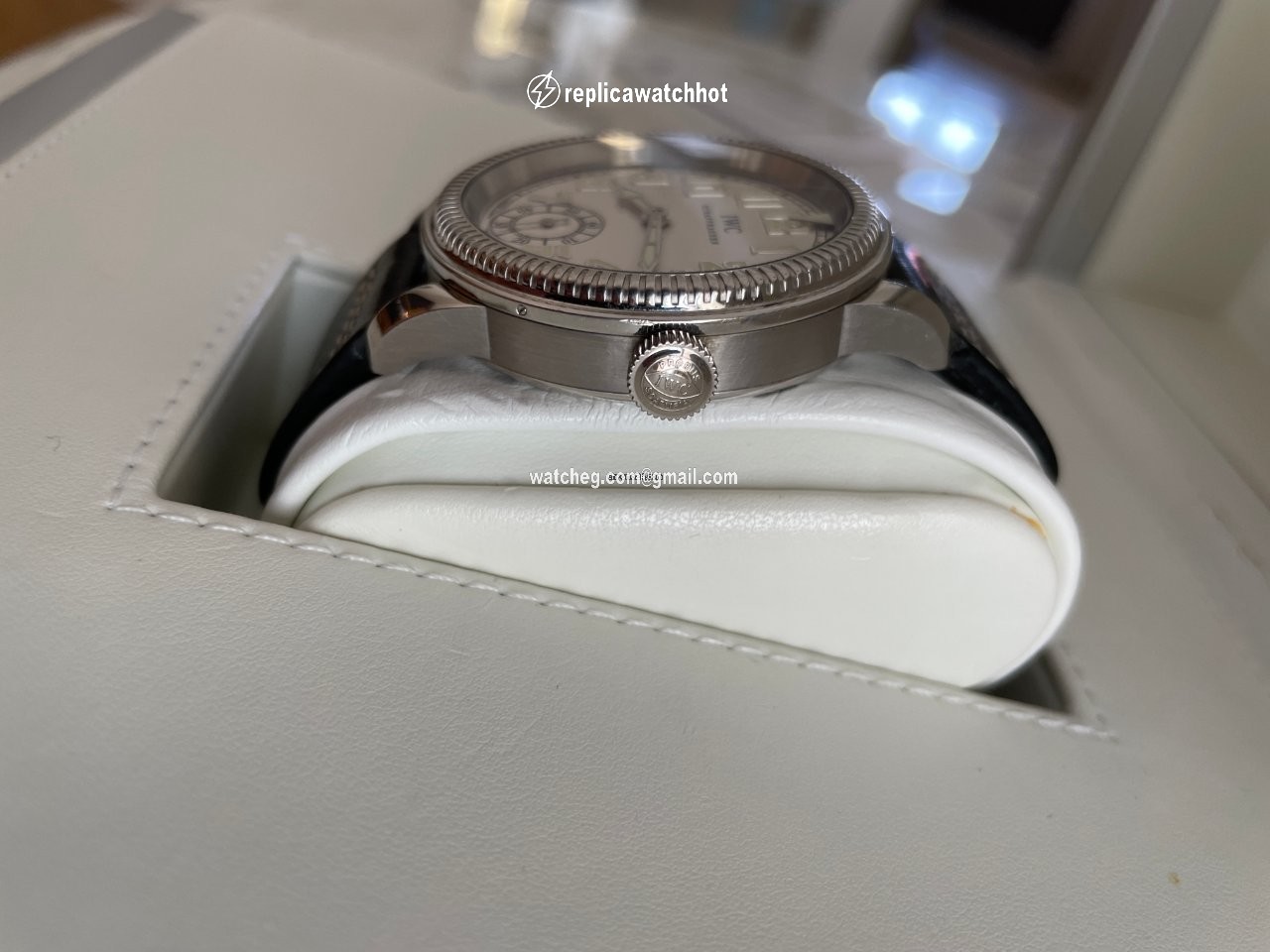 IWC Pilot Mens watch Unisex Manual winding Platinum IW325405 2