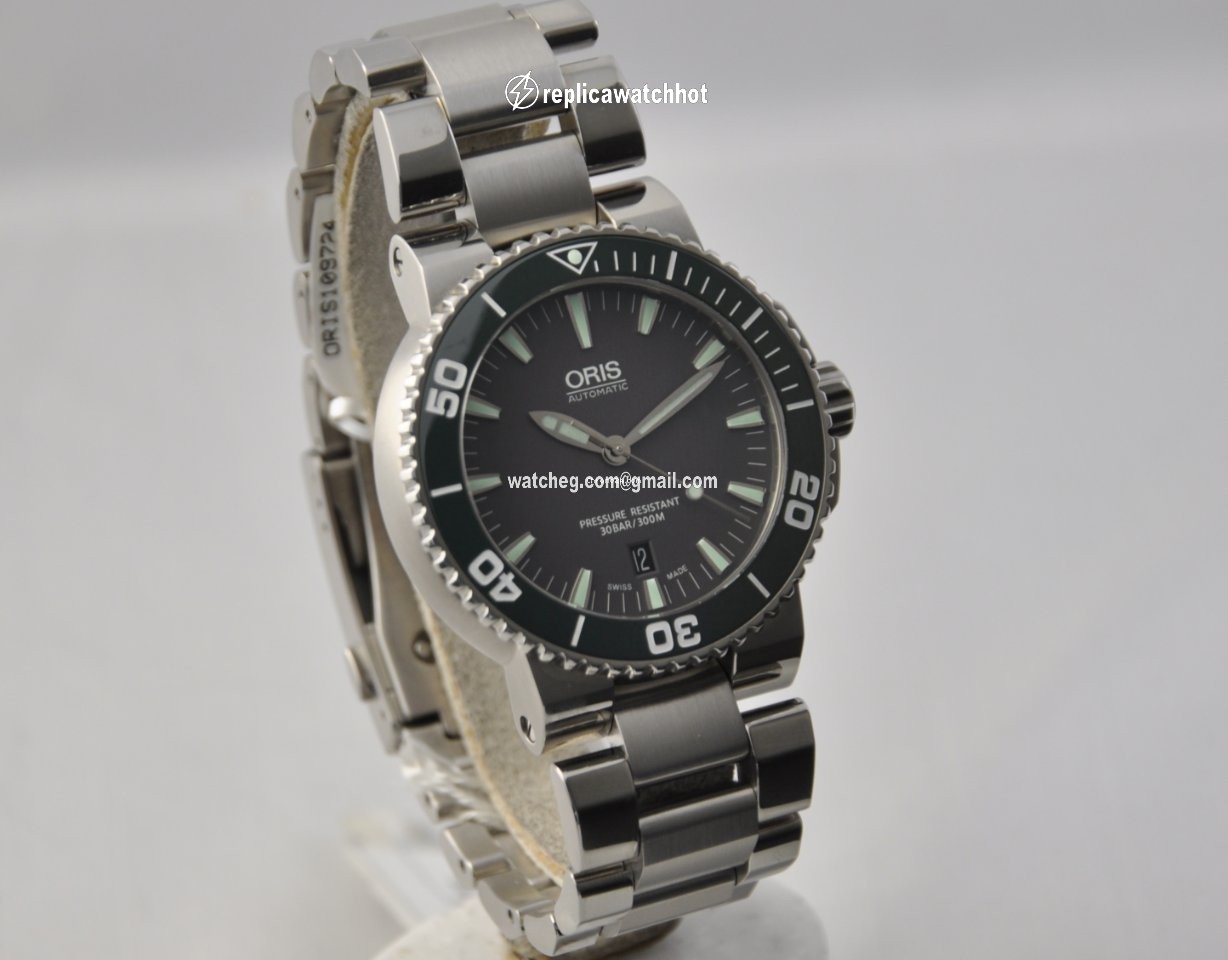 Oris Aquis Date Mens watch Unisex Automatic Steel 01 733 7653 4137-07 8 26 01PEB 2