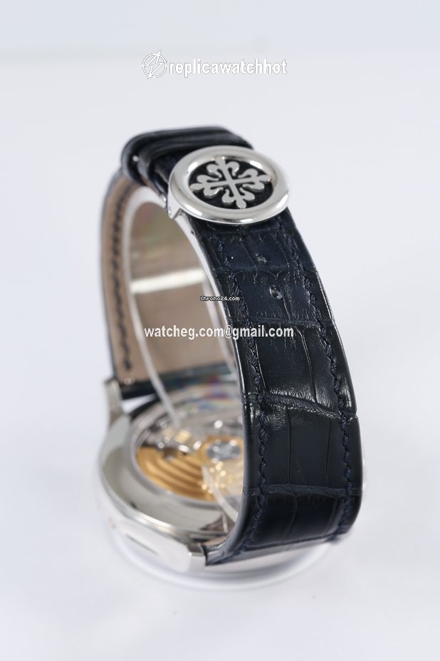Patek Philippe Annual Calendar Chronograph Mens watch Unisex Automatic Platinum 5905P-001 2