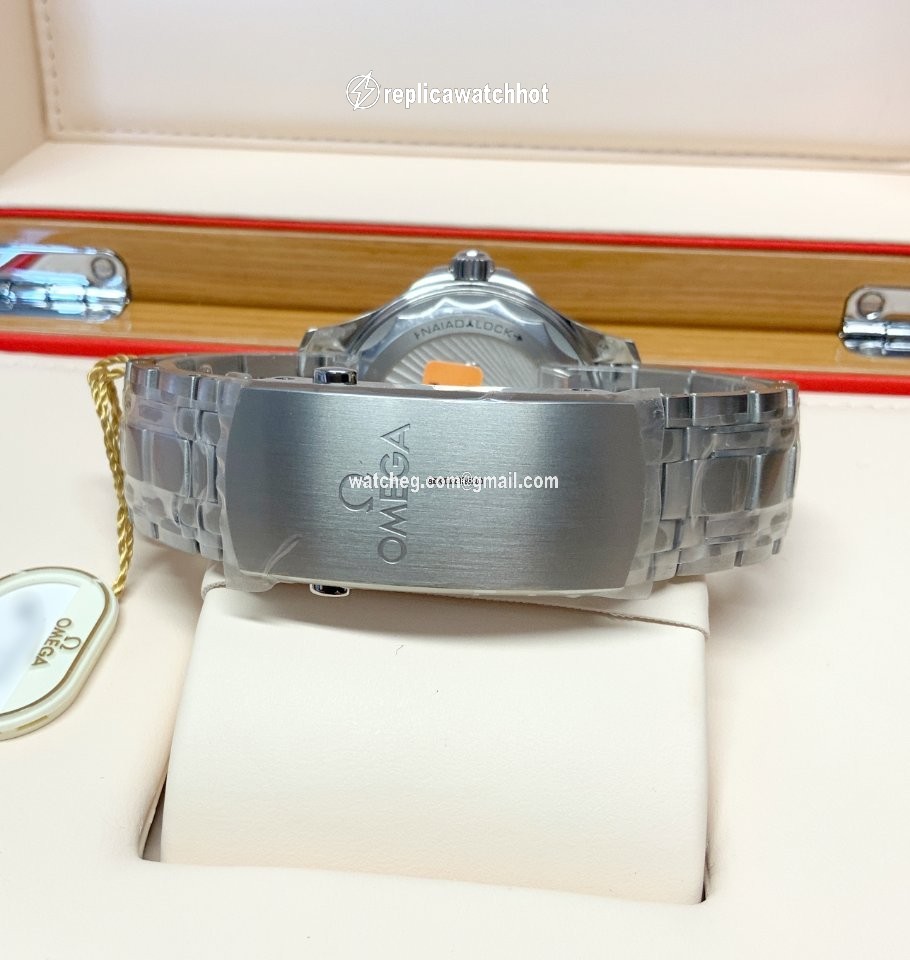 Omega Seamaster Diver 300 M Mens watch Unisex Automatic Steel 210.30.42.20.01.002 2