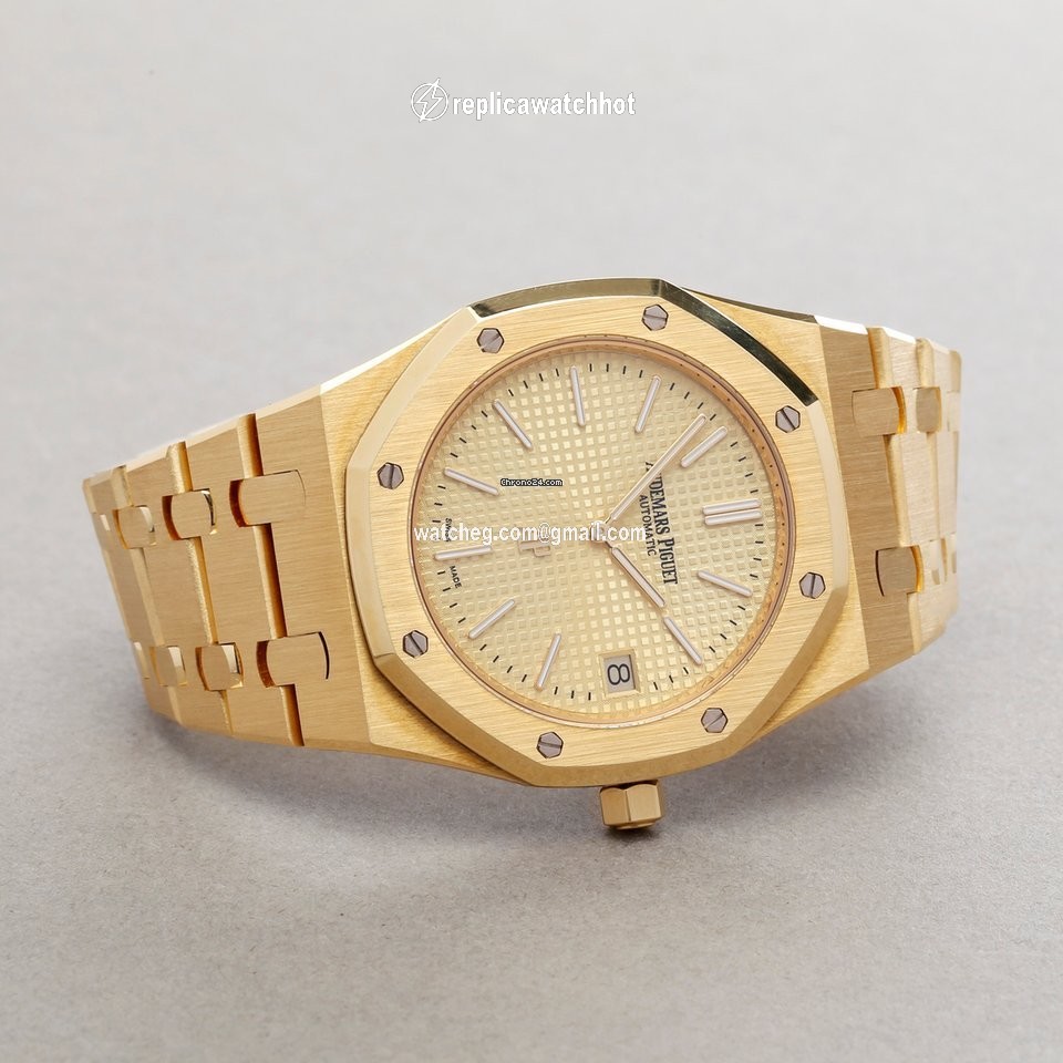 Audemars Piguet Royal Oak Jumbo Mens watch Unisex Automatic Yellow gold 15202BA 2