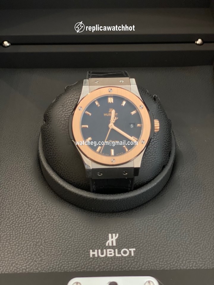 Hublot Classic Fusion 45, 42, 38, 33 mm Mens watch Unisex Automatic Titanium 542.NO.1181.LR 2
