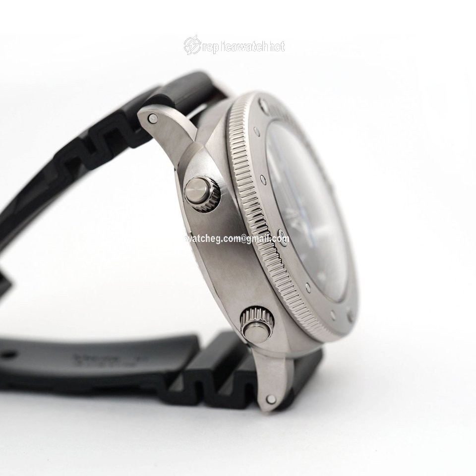 Panerai Luminor Submersible 1950 3 Days Automatic Mens watch Unisex Automatic Titanium PAM 00614 2
