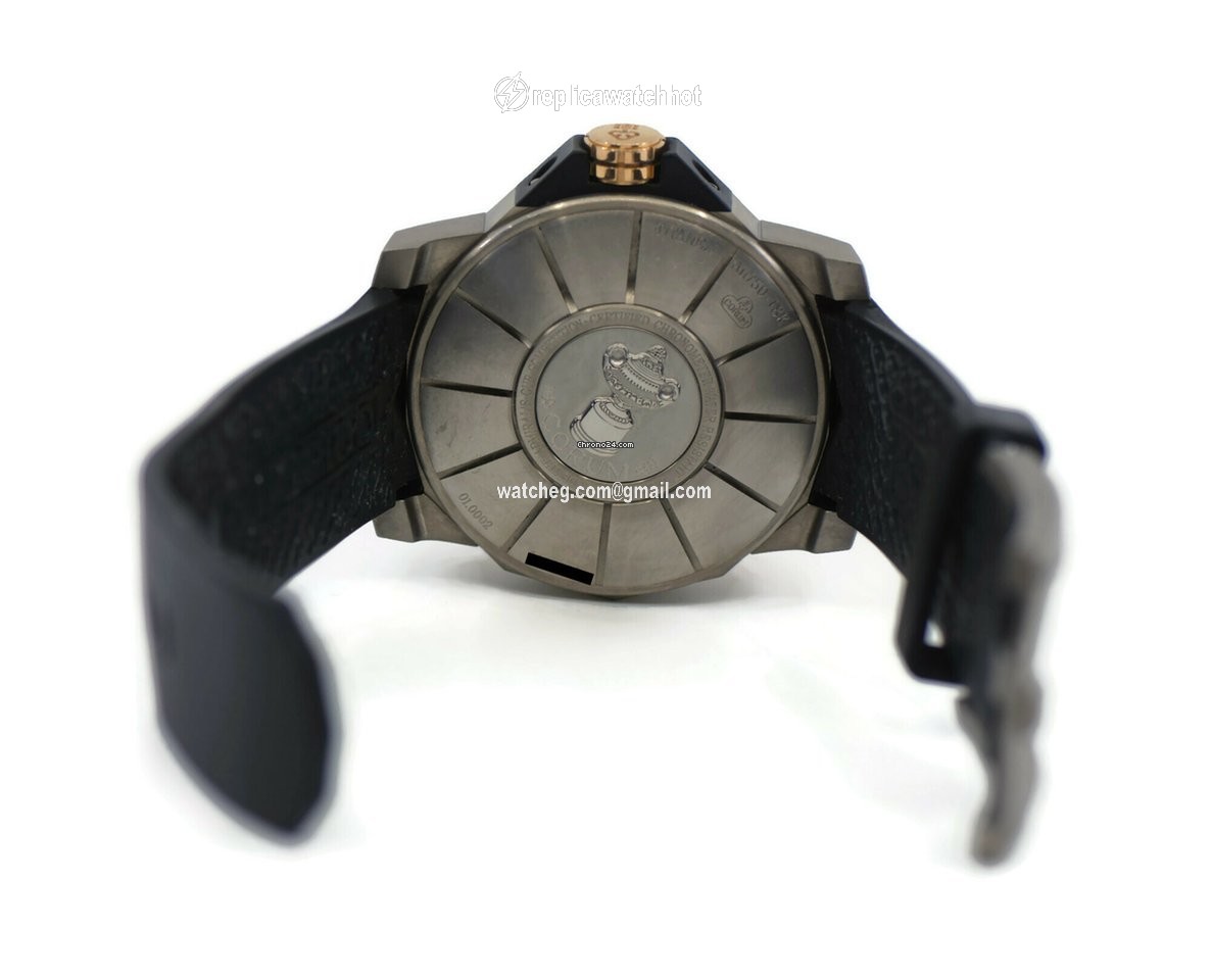 Corum Admirals Cup Competition 48 Mens watch Unisex Automatic Titanium 947.931.05 2