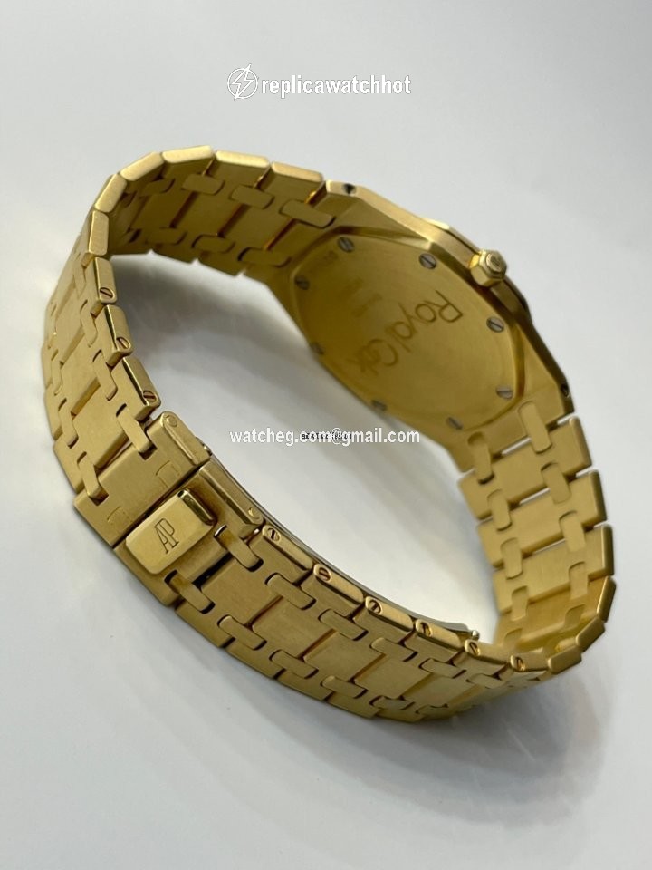 Audemars Piguet Royal Oak Mens watch Unisex Quartz Yellow gold 56175BA 2