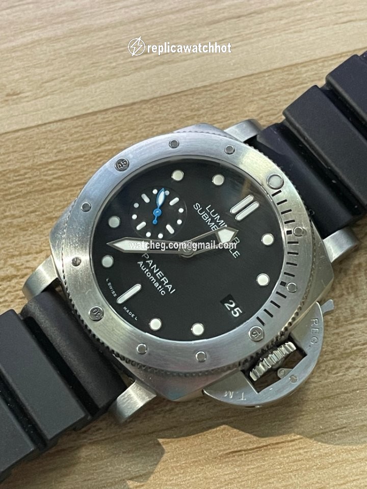 Panerai Luminor Submersible 1950 3 Days Automatic Mens watch Unisex Automatic Steel PAM 00682 2