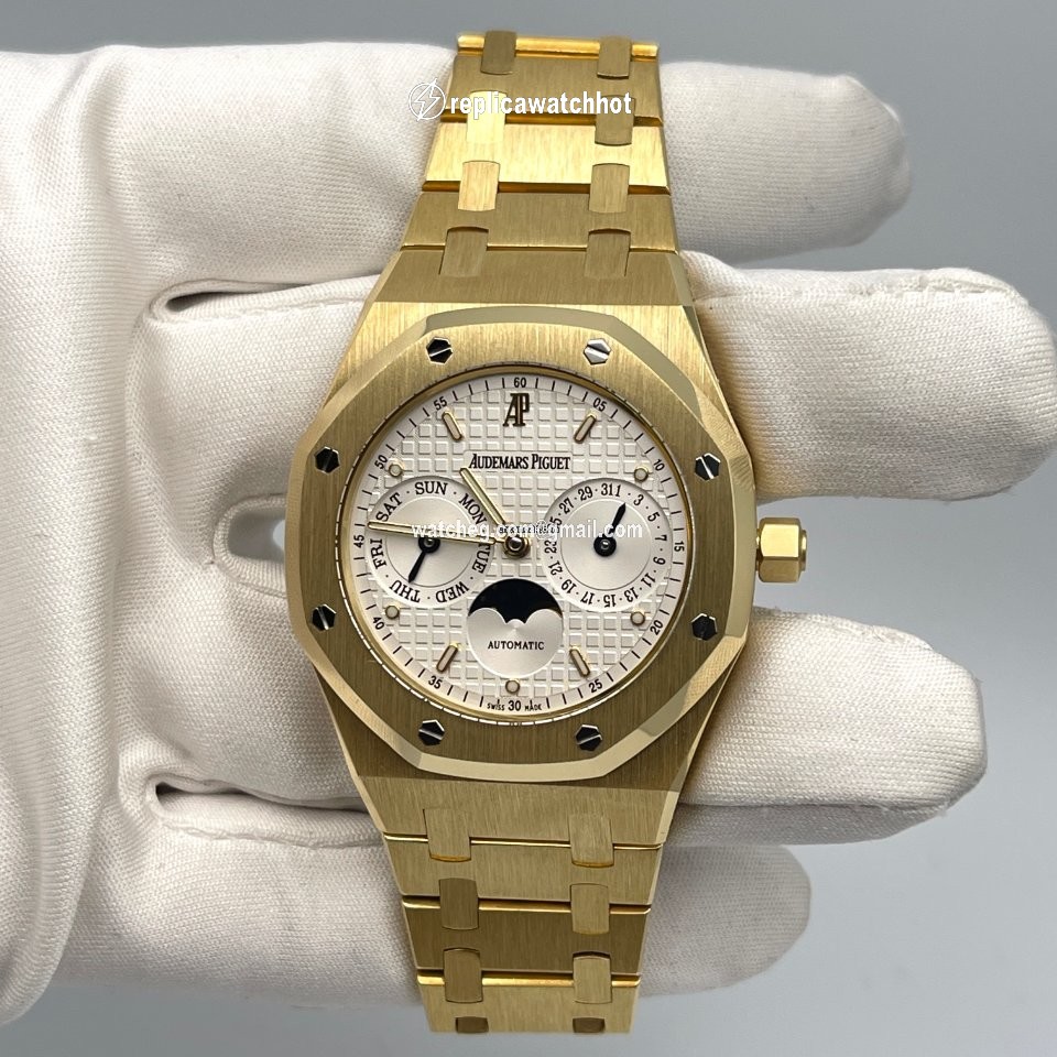 Audemars Piguet Royal Oak Day-Date Mens watch Unisex Automatic Yellow gold 25594BA.OO.0789BA.05 2