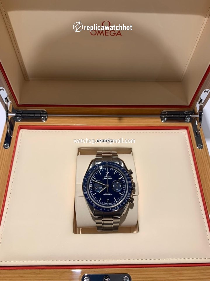 Omega Speedmaster Professional Moonwatch Mens watch Unisex Automatic Titanium 311.90.44.51.03.001 2