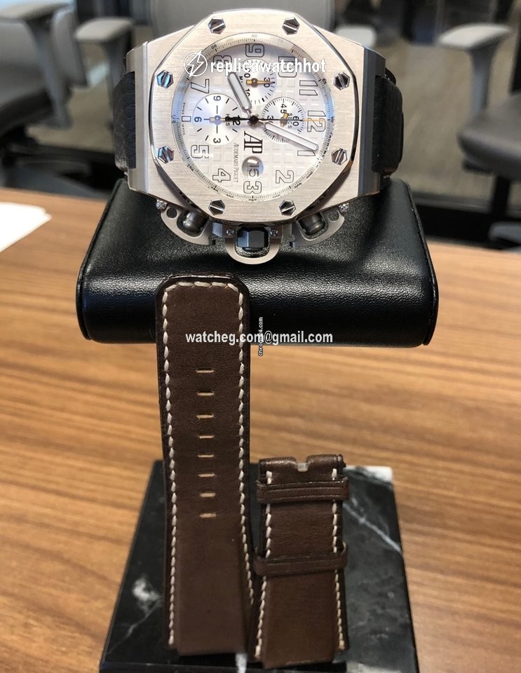 Audemars Piguet Royal Oak Offshore Chronograph Mens watch Unisex Automatic Titanium 25863TI.OO.A080CU.01 2