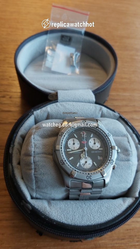 TAG Heuer 2000 Mens watch Unisex Quartz Steel CK1112 2