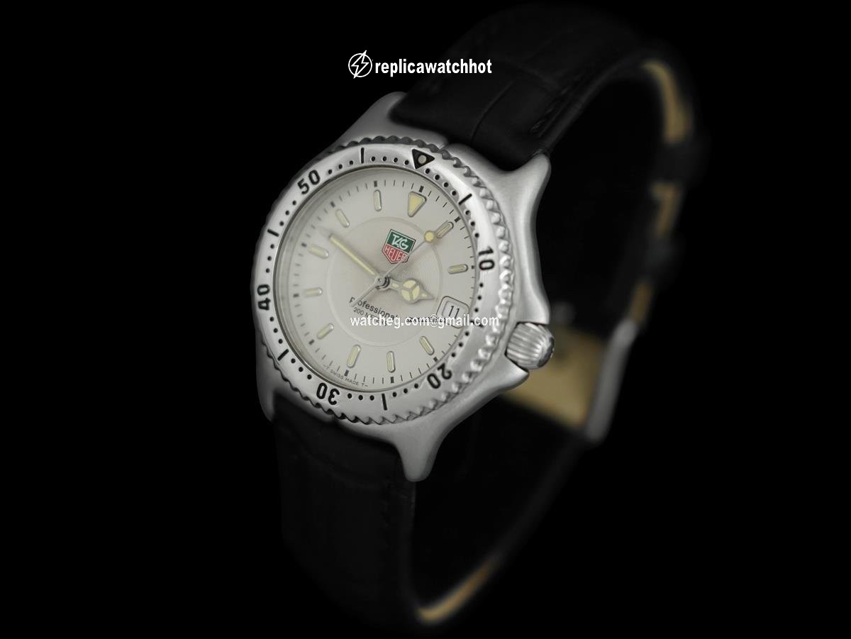 TAG Heuer Mens watch Unisex Quartz Steel 8124 2