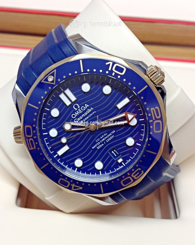 Omega Seamaster Diver 300 M Mens watch Unisex Automatic Gold Steel 210.22.42.20.03.001 2