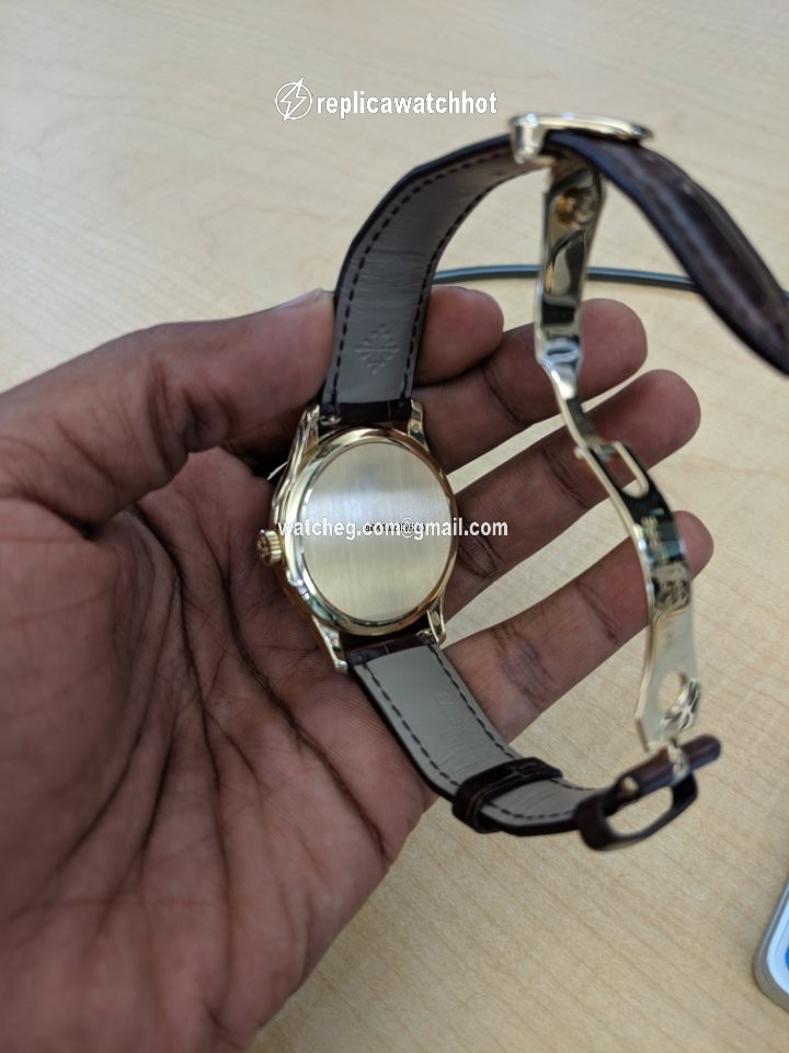Patek Philippe Calatrava Mens watch Unisex Automatic Yellow gold 5227J 2