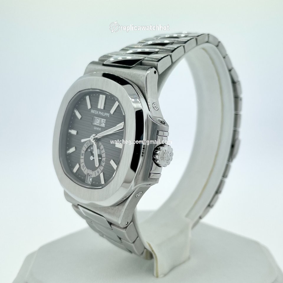 Patek Philippe Nautilus Mens watch Unisex Automatic Steel 5726 1A 2