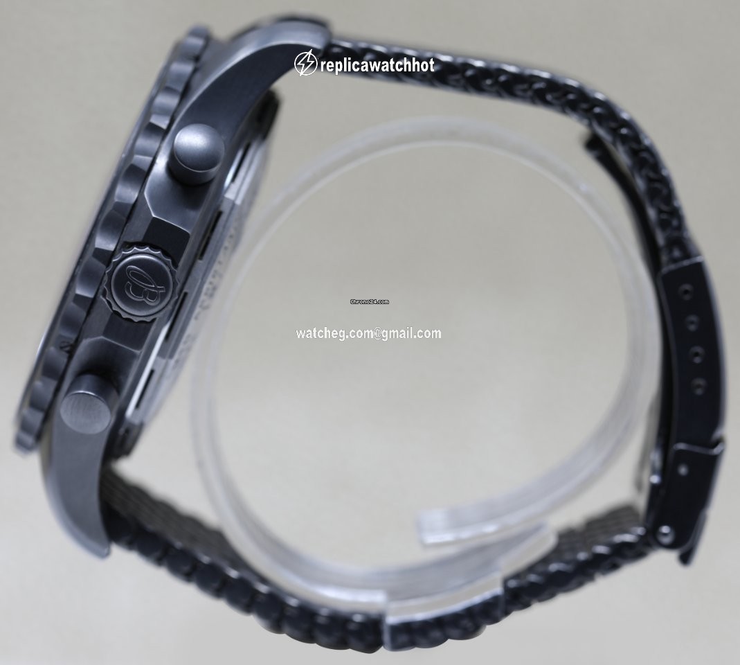Breitling Chronospace Mens watch Unisex Quartz Steel M78365 2