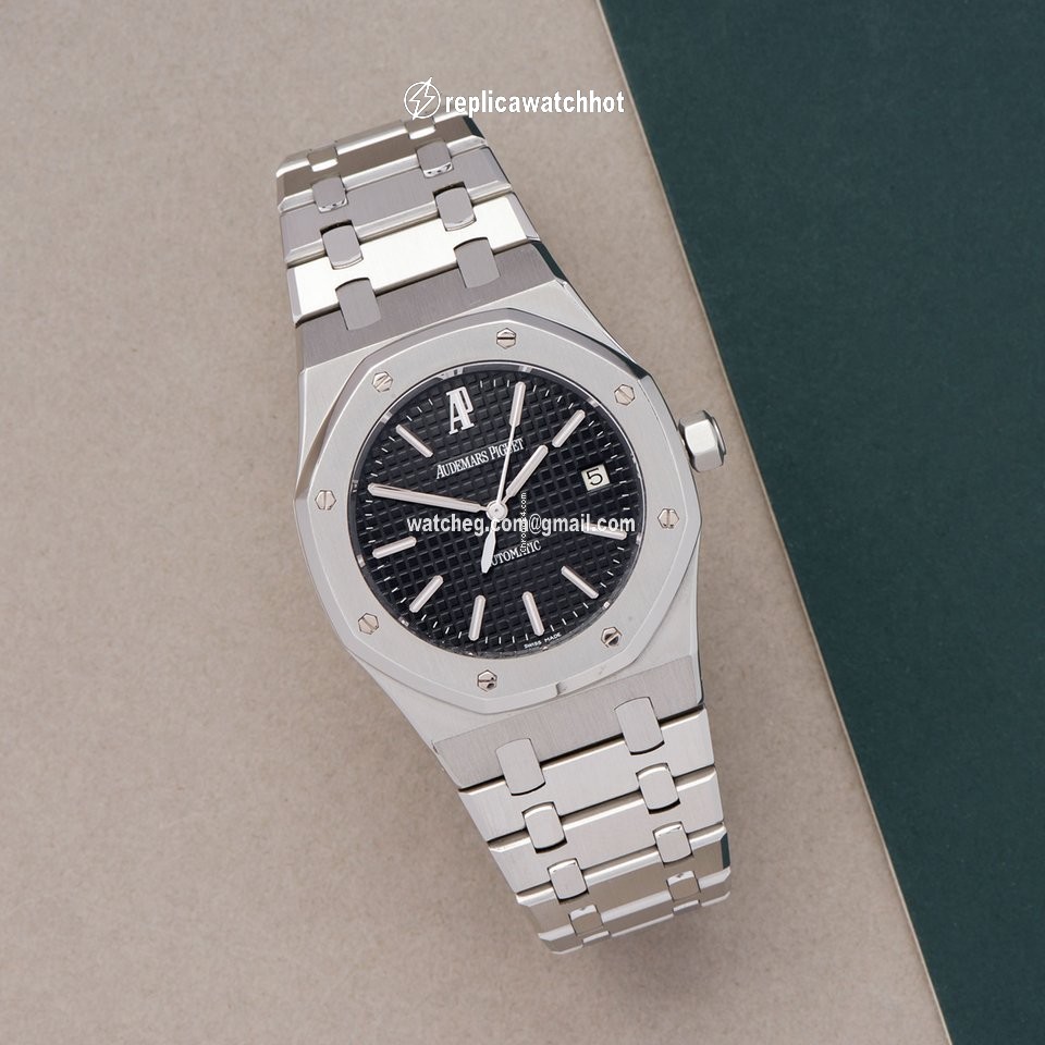 Audemars Piguet Royal Oak Selfwinding Mens watch Unisex Automatic Steel 15300ST 2