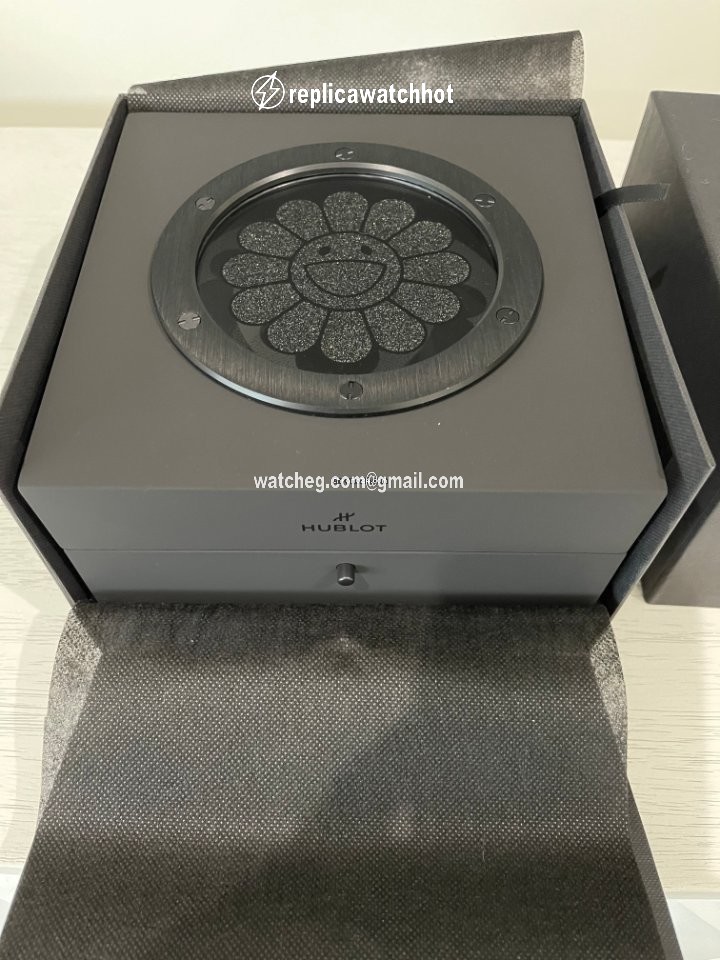 Hublot Classic Fusion 45, 42, 38, 33 mm Mens watch Unisex Automatic Ceramic 507.CX.9000.RX.TAK21 2