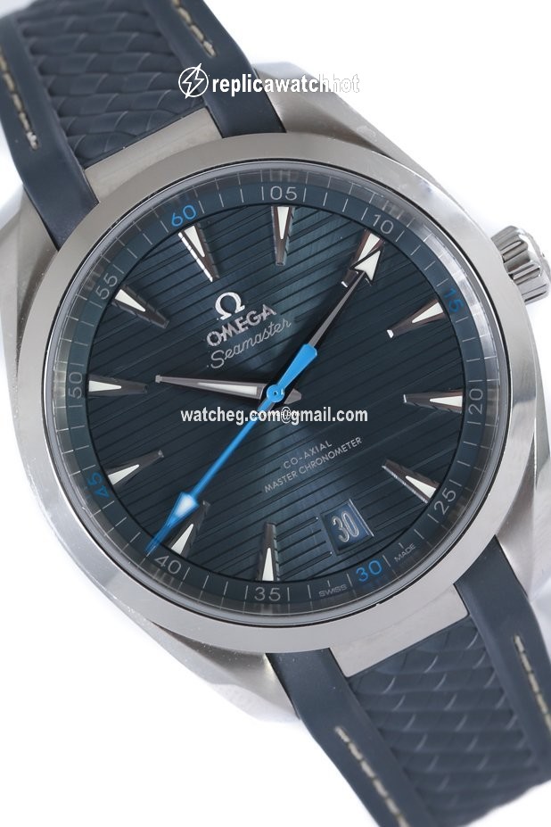 Omega Seamaster Aqua Terra Mens watch Unisex Automatic Steel 220.12.41.21.03.002 2