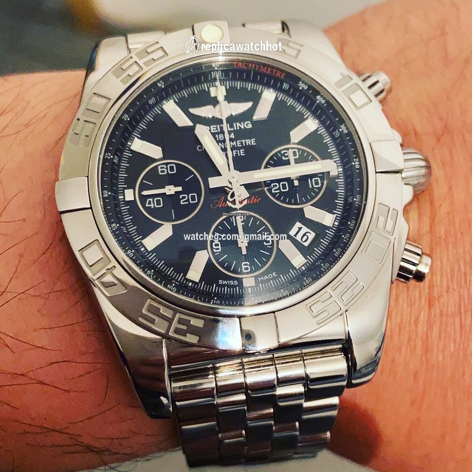 Breitling Chronomat 44 Mens watch Unisex Automatic Steel AB011012.M524.375A 2