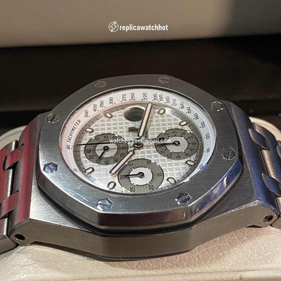 Audemars Piguet Royal Oak Offshore Chronograph Mens watch Unisex Automatic Titanium 25721TI 2