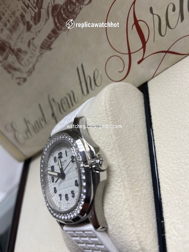 Patek Philippe Aquanaut Womens watch Quartz Steel 5067A-011 2