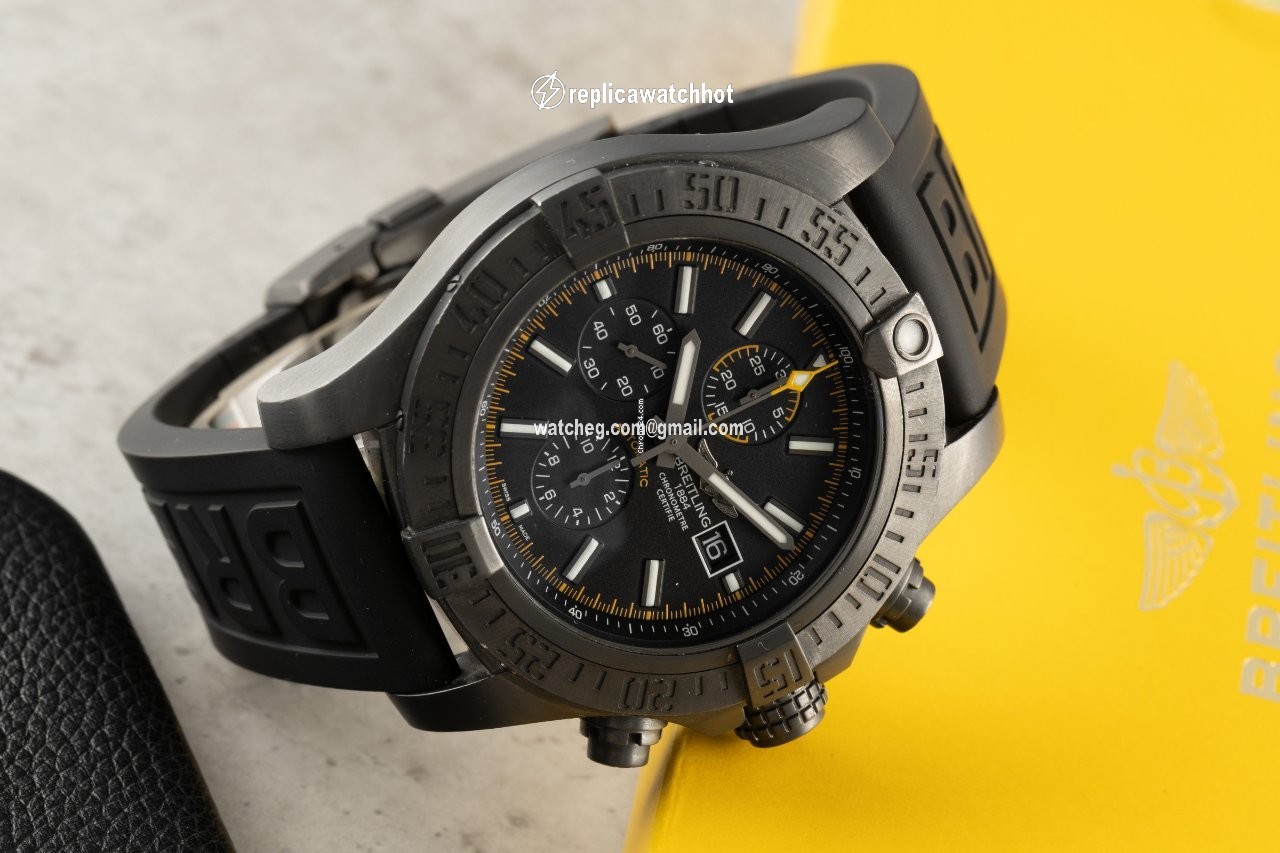 Breitling Super Avenger II Mens watch Unisex Automatic Steel M13371 2