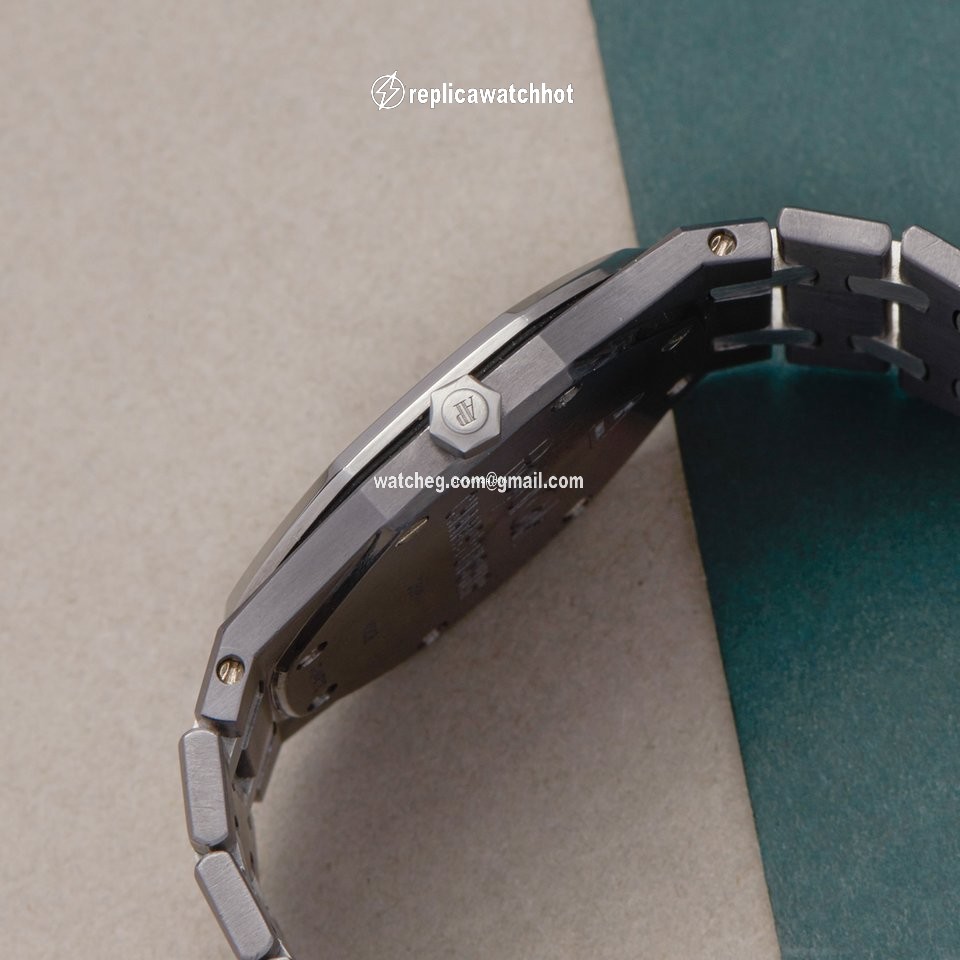 Audemars Piguet Royal Oak Mens watch Unisex Quartz Tantalum 56175TT 2