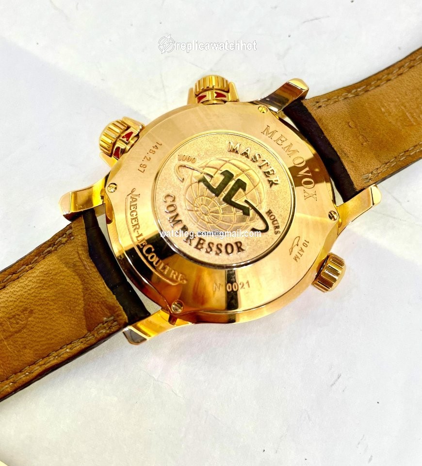 Jaeger-LeCoultre Reverso Squadra World Chronograph Mens watch Unisex Automatic Rose gold Q1702440 2