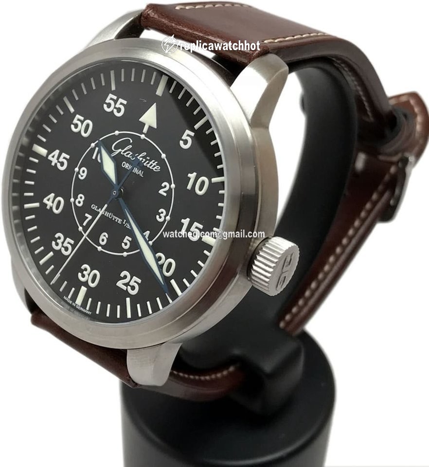 Glashtte Original Senator Navigator Automatic Mens watch Unisex Automatic Steel 100-09-07-05-04 2