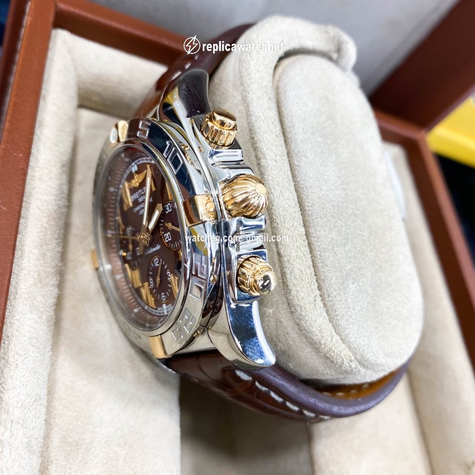 Breitling Chronomat 44 Mens watch Unisex Automatic Gold Steel IB011012 Q567 2