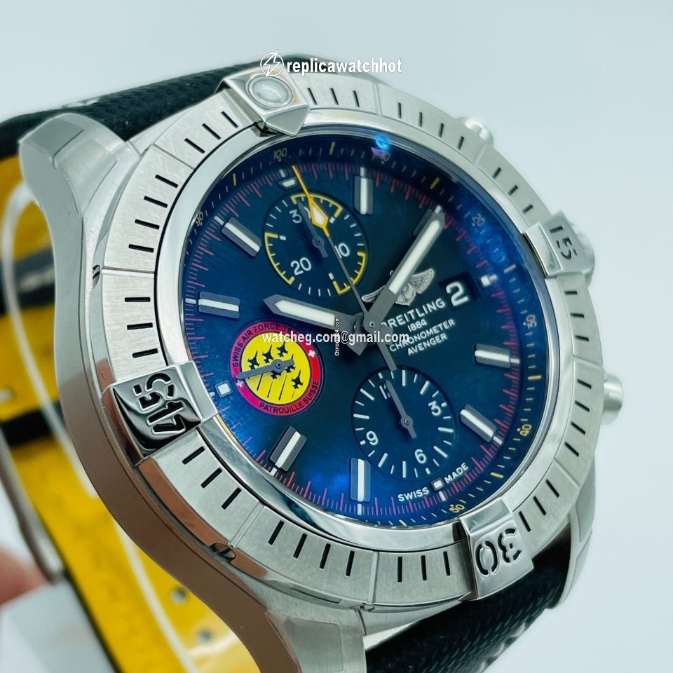 Breitling Avenger Steel A133171A1B1X1 2