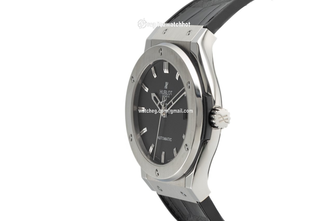 Hublot Classic Fusion 45, 42, 38, 33 mm Mens watch Unisex Automatic Titanium 511.NX.1170.LR 2